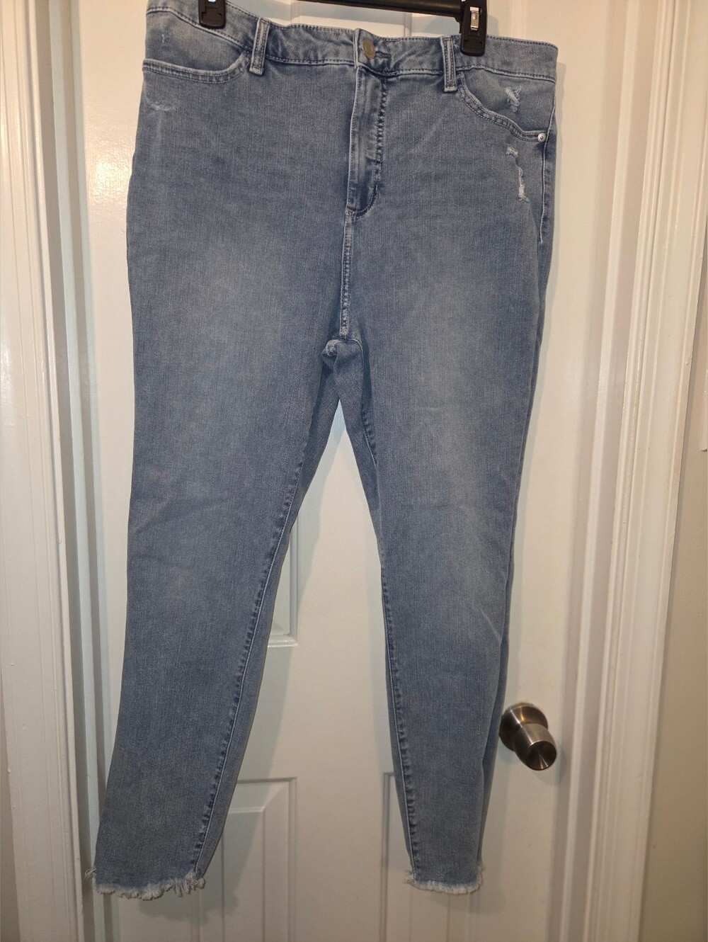LC Lauren Conrad Super High Rise Super Skinny Raw Frayed Hem Jeans.  Size 16